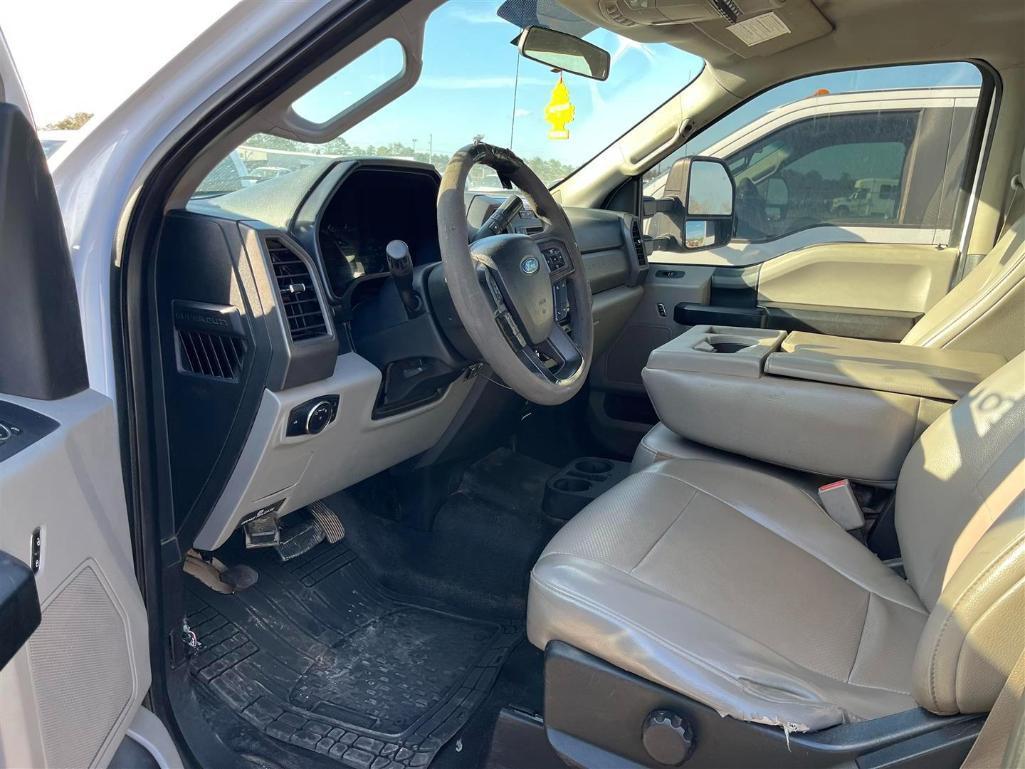 2017 FORD F350 CAB AND CHASSIS PICKUP