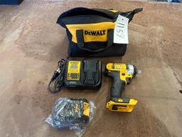 DEWALT DCF880 IMPACT WRENCH WITH BAG BATTERY AND CHARGER