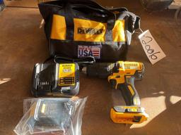 DEWALT DCD778 CORDLESS DRILL WITH BAG BATTERY AND CHARGER