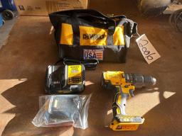 DEWALT DCD778 CORDLESS DRILL WITH BAG BATTERY AND CHARGER