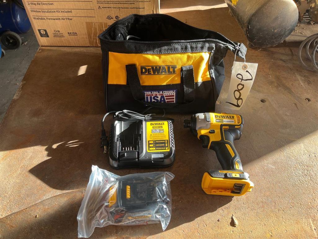 DEWALT DCD787 IMPACT DRIVER WITH BAG BATTERY AND CHARGER