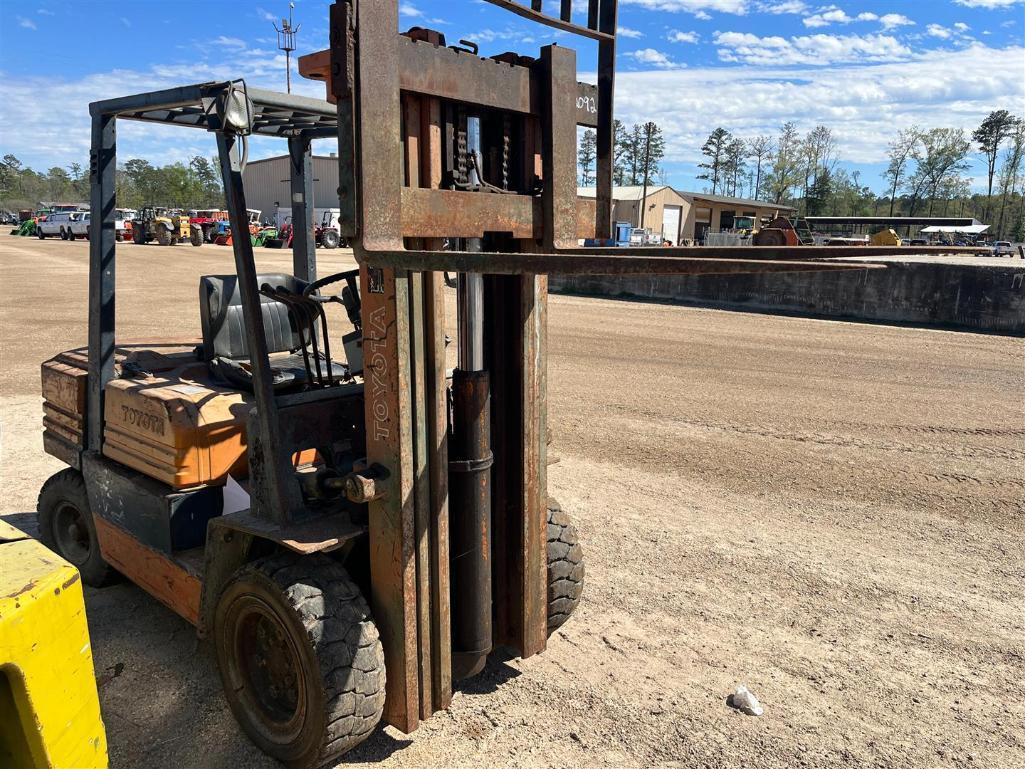 TOYOTA 35C FORKLIFT