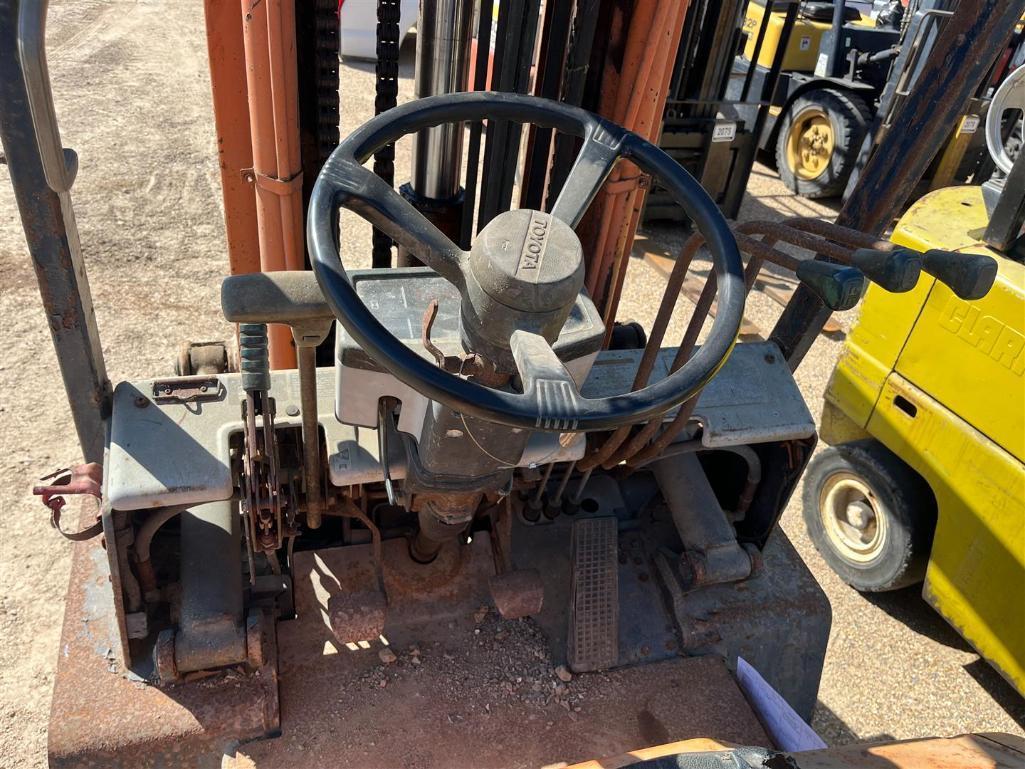 TOYOTA 35C FORKLIFT