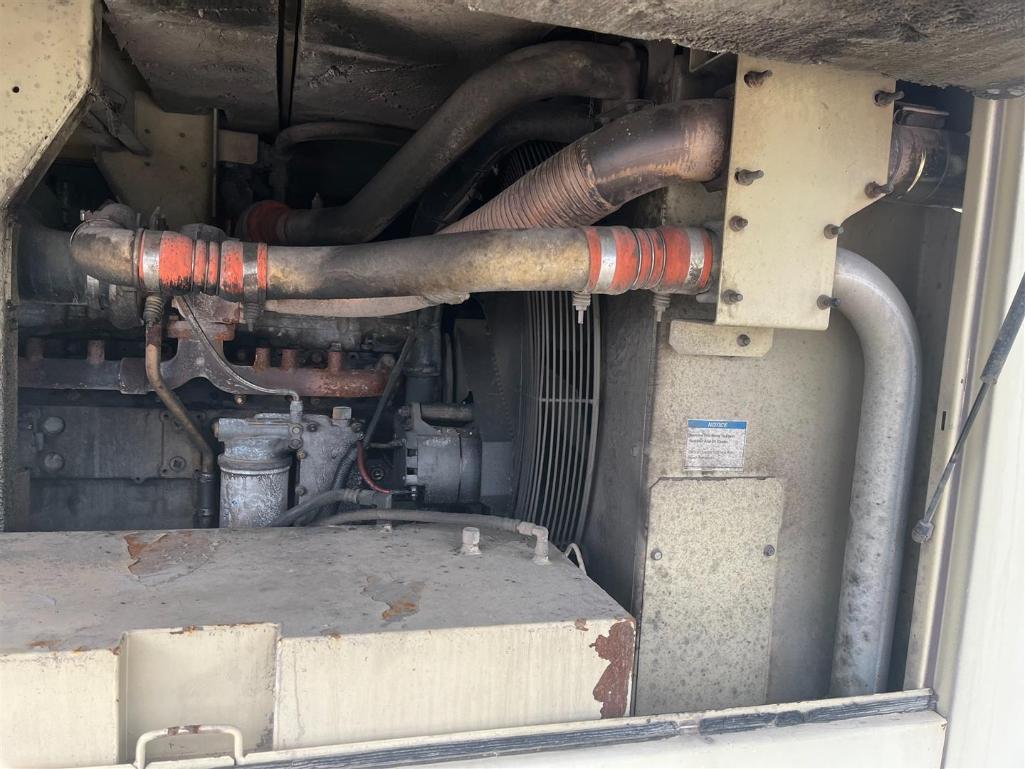 2006 INGERSOLL-RAND XP825 AIR COMPRESSOR - NO TITLE