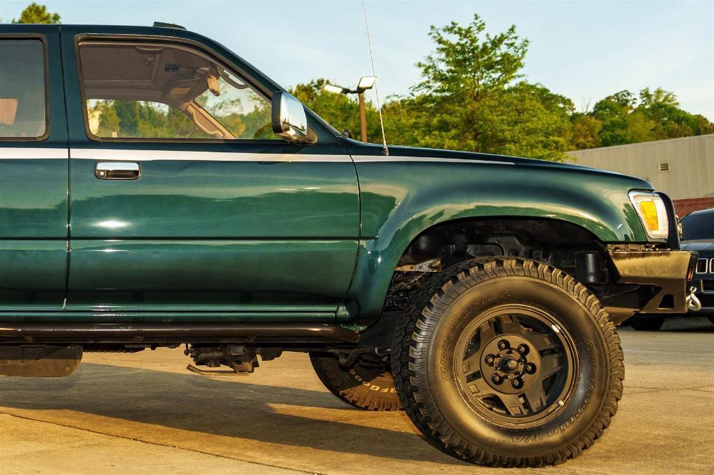 1994 TOYOTA 4RUNNER SR5