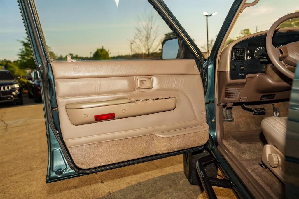 1994 TOYOTA 4RUNNER SR5