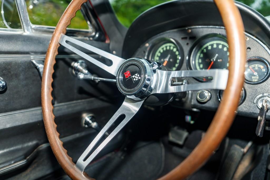 1967 CHEVROLET CORVETTE COUPE