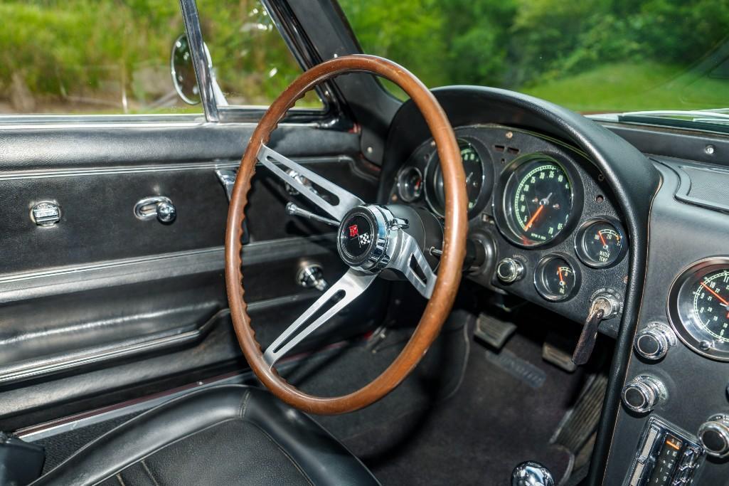 1967 CHEVROLET CORVETTE COUPE