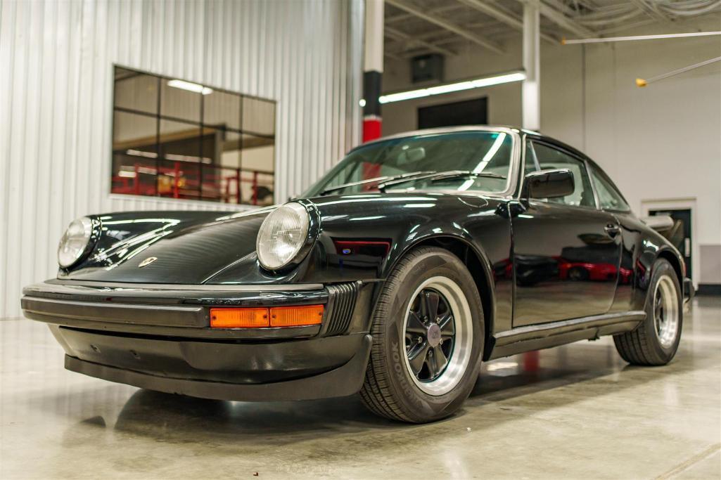 1976 PORSCHE 911