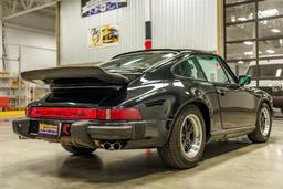 1976 PORSCHE 911