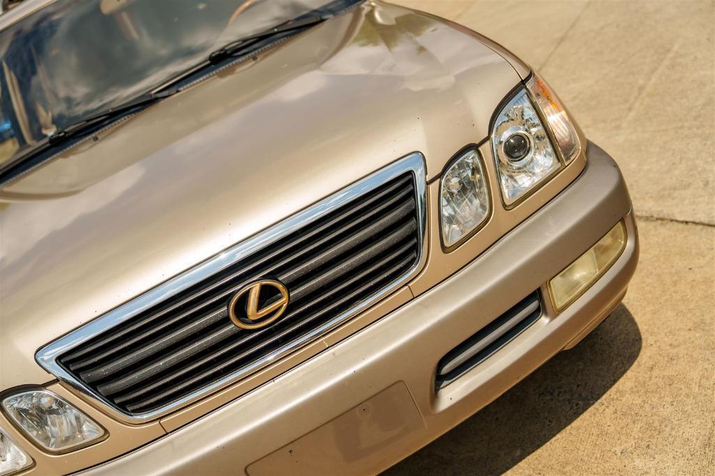 2002 LEXUS LX