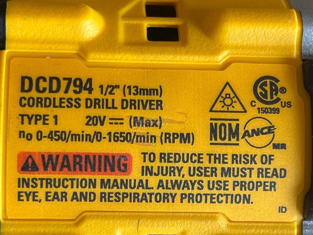 DCD794 DRILL DRIVER