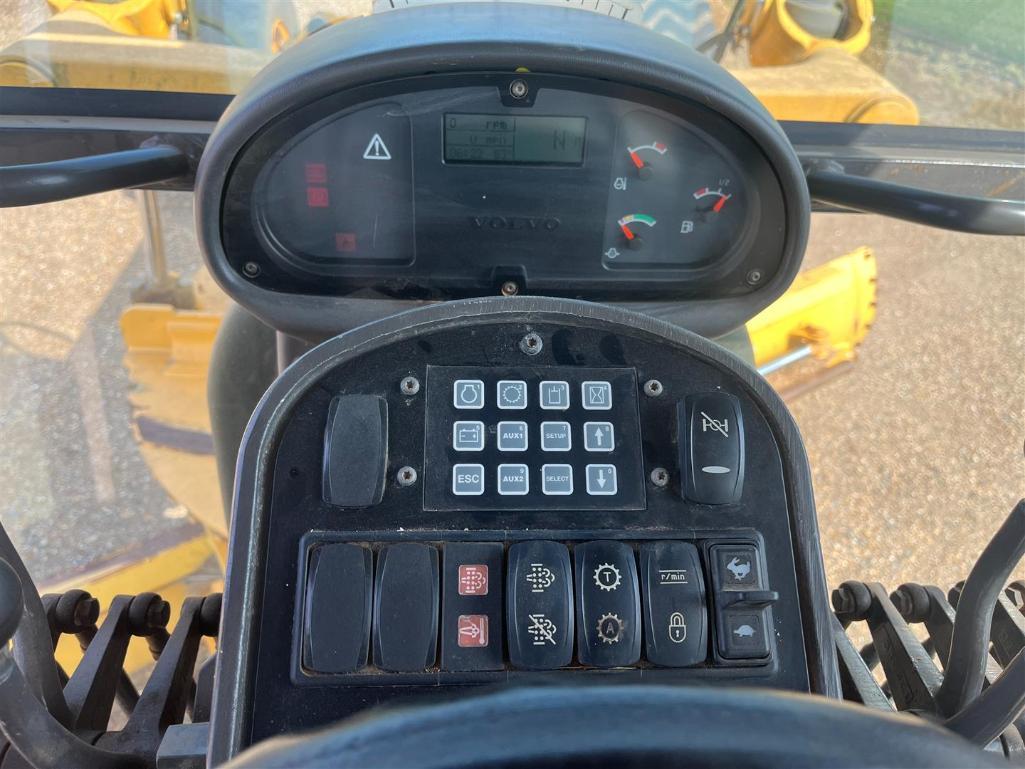 2014 VOLVO G930B MOTOR GRADER