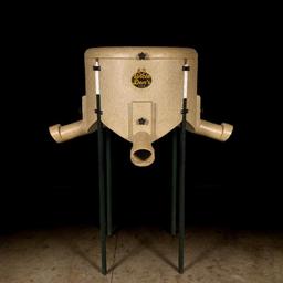 UNCLE DAN'S USA 350LB T-POST DEER FEEDER