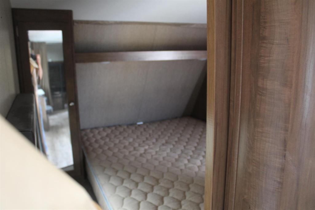 ASPEN TRAIL 28FT BUMPER PULL CAMPER,  SELLING SUBJECT TO BANK APPROVAL