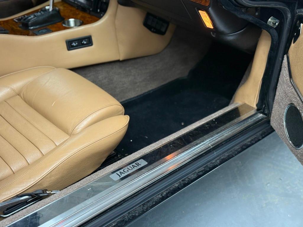 1989 JAGUAR XJS | Offered at No Reserve