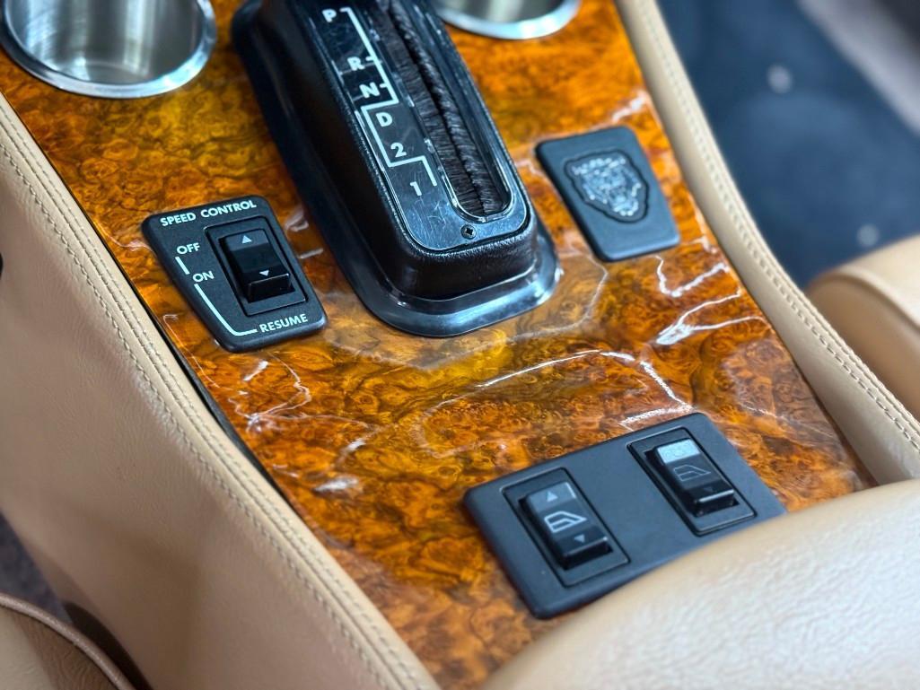 1989 JAGUAR XJS | Offered at No Reserve