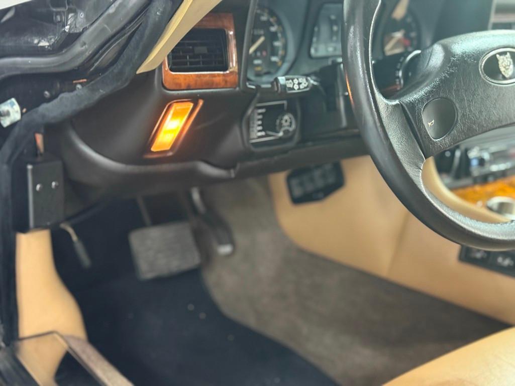 1989 JAGUAR XJS | Offered at No Reserve