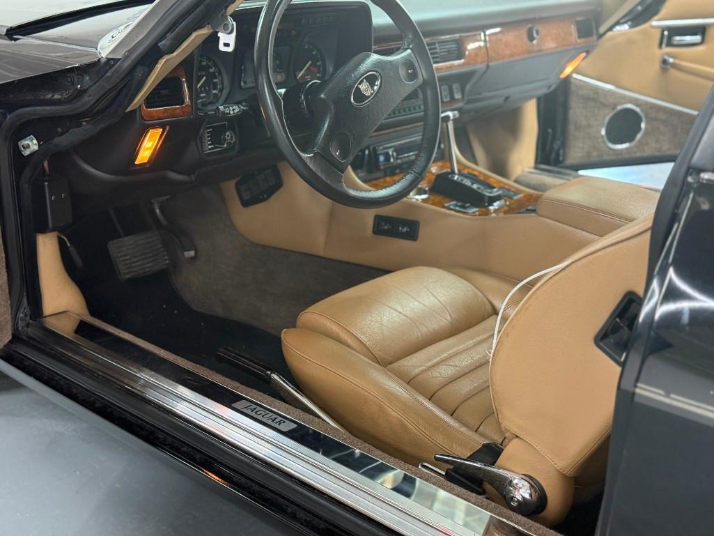 1989 JAGUAR XJS | Offered at No Reserve