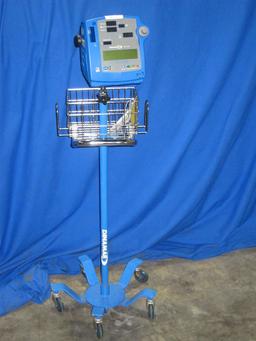 CRITICON Dinamap Pro 2000 Monitor