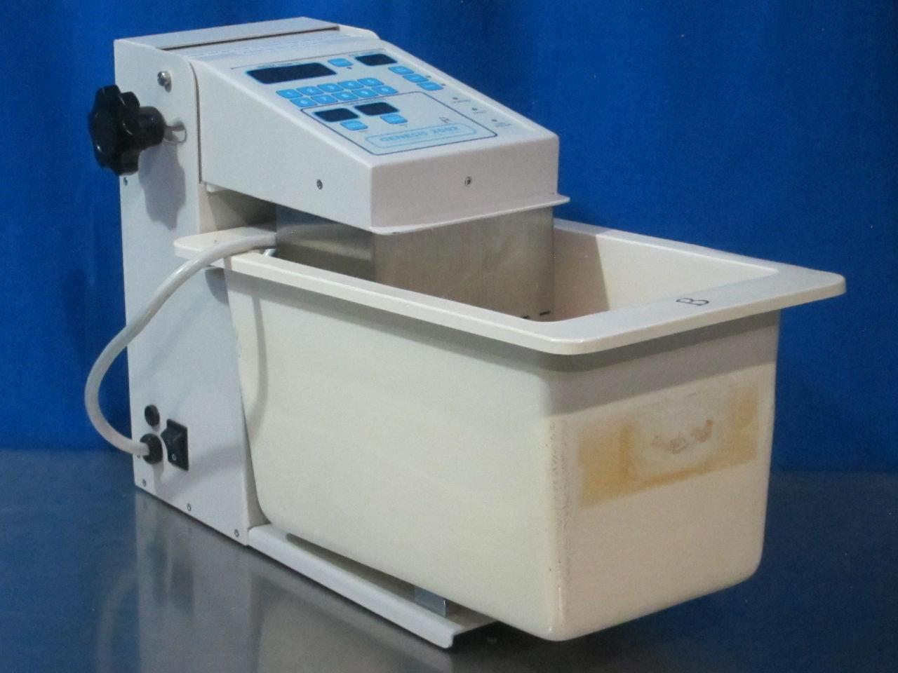 GENESIS 2002 Water Bath