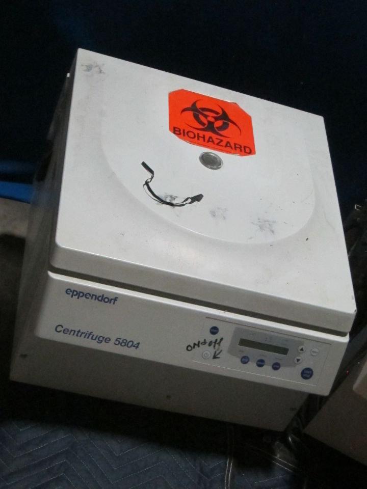 EPPENDORF 5804 Centrifuge