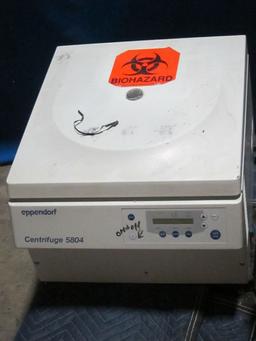 EPPENDORF 5804 Centrifuge