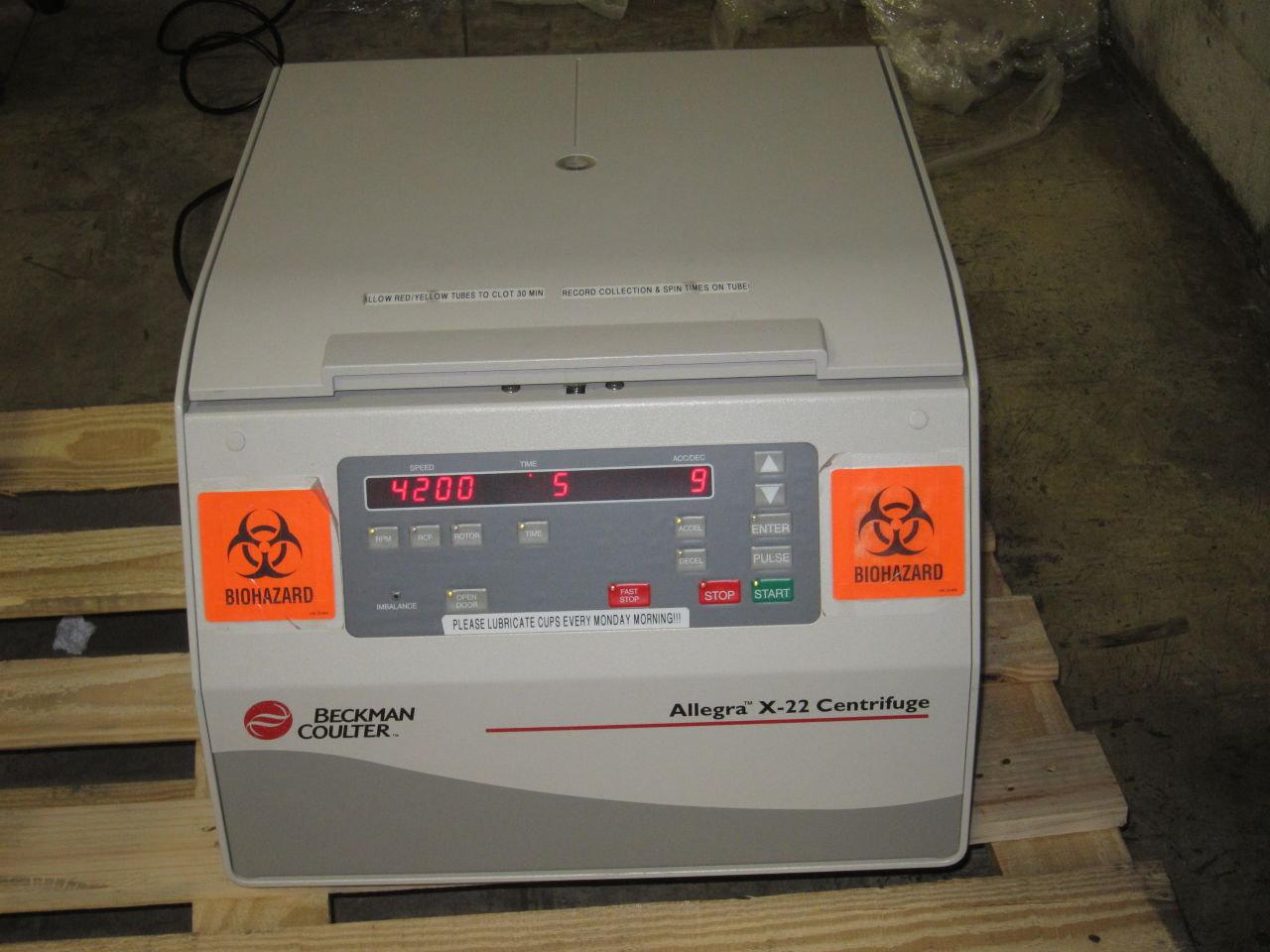BECKMAN-COULTER Allegra X-22 Centrifuge