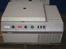 BECKMAN COULTER Spinchron-R Centrifuge