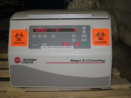 BECKMAN-COULTER Allegra X-22 Centrifuge