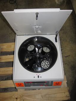 BECKMAN-COULTER Allegra X-22 Centrifuge