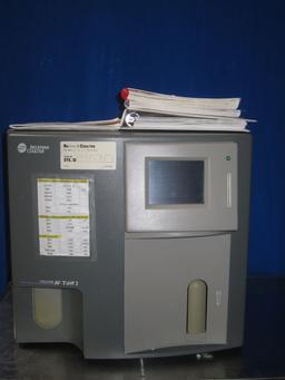 BECKMAN COULTER AcT Diff 2 Hematology Analyzer