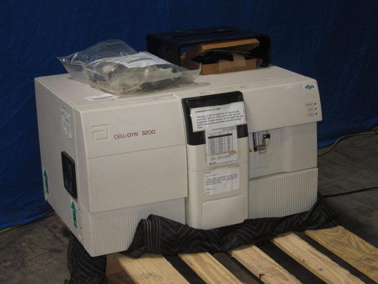 ABBOT DIAGNOSTICS Cell0Dyn 3200 Hematology Analyzer