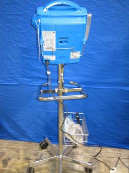 GE Dinamap Pro 1000V3 On Rolling Stand Monitor