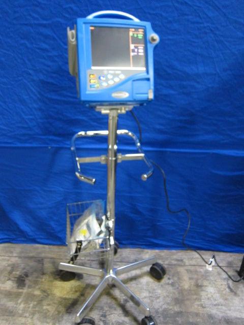 GE Dinamap Pro 1000V3 On Rolling Stand Monitor