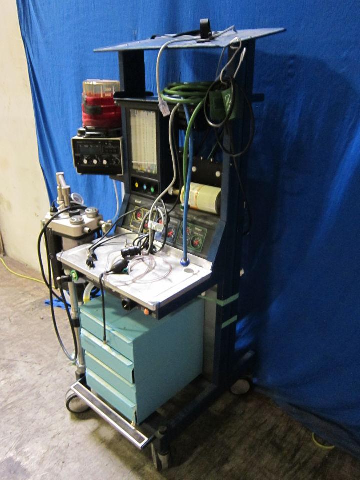 GE / DATEX-OHMEDA Excel 210 w/ Accessories Anesthesia Machine