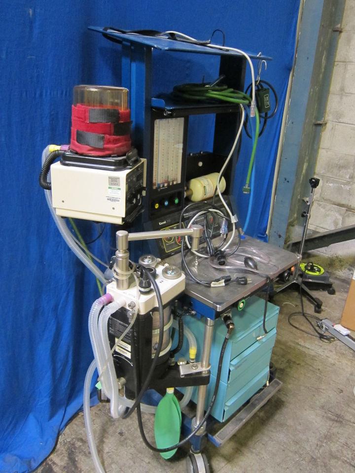 GE / DATEX-OHMEDA Excel 210 w/ Accessories Anesthesia Machine
