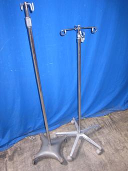 - Lot of 2 IV Poles