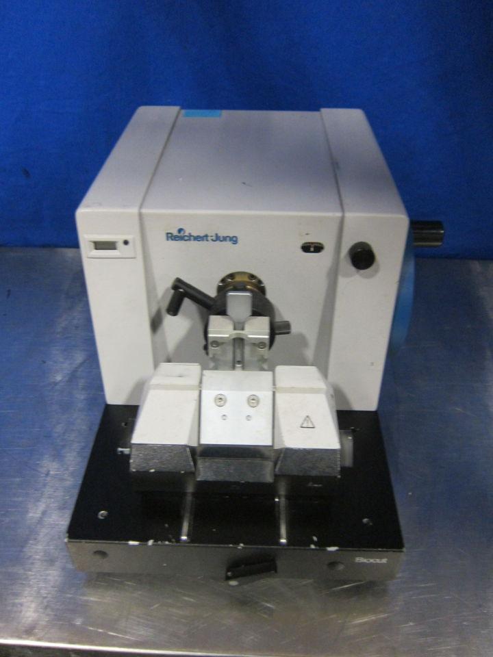 LEICA 2030 Biocut Microtome