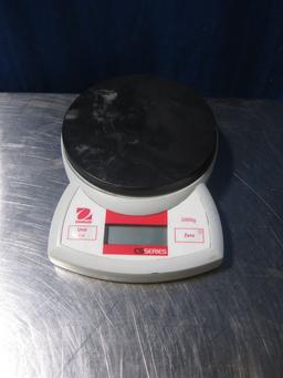 OHAUS CS 2000 Balance