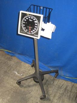 WELCH ALLYN Tycos Jewel Movement Sphygmomanometer