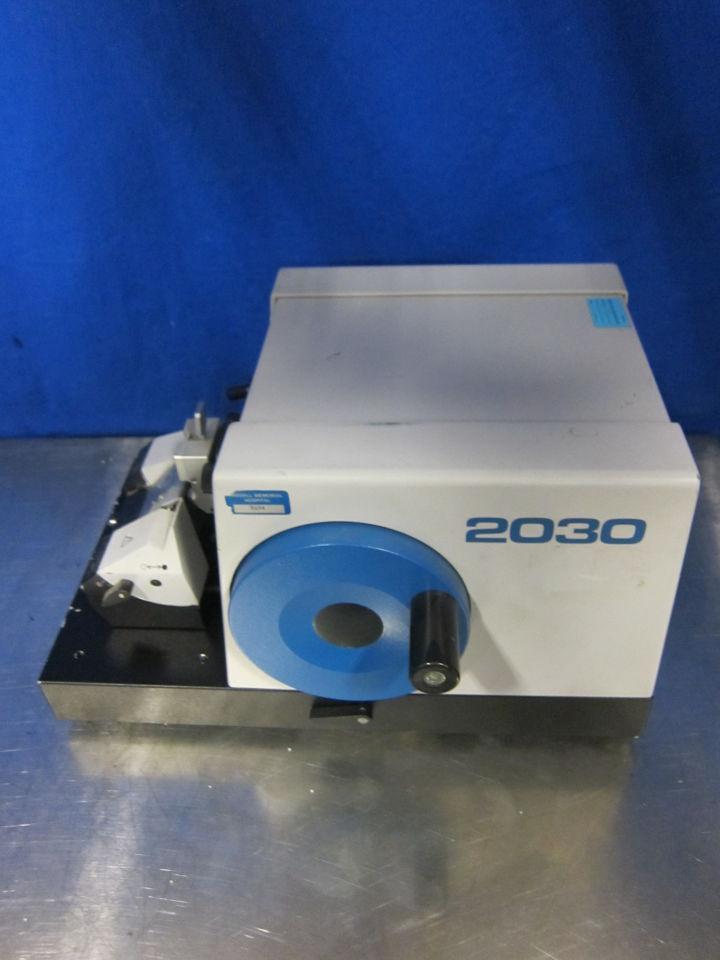 LEICA 2030 Biocut Microtome