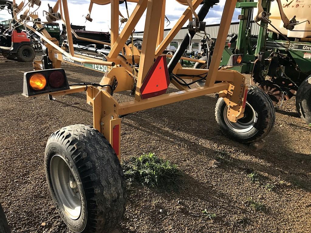 Veremeer TE250 Tedder
