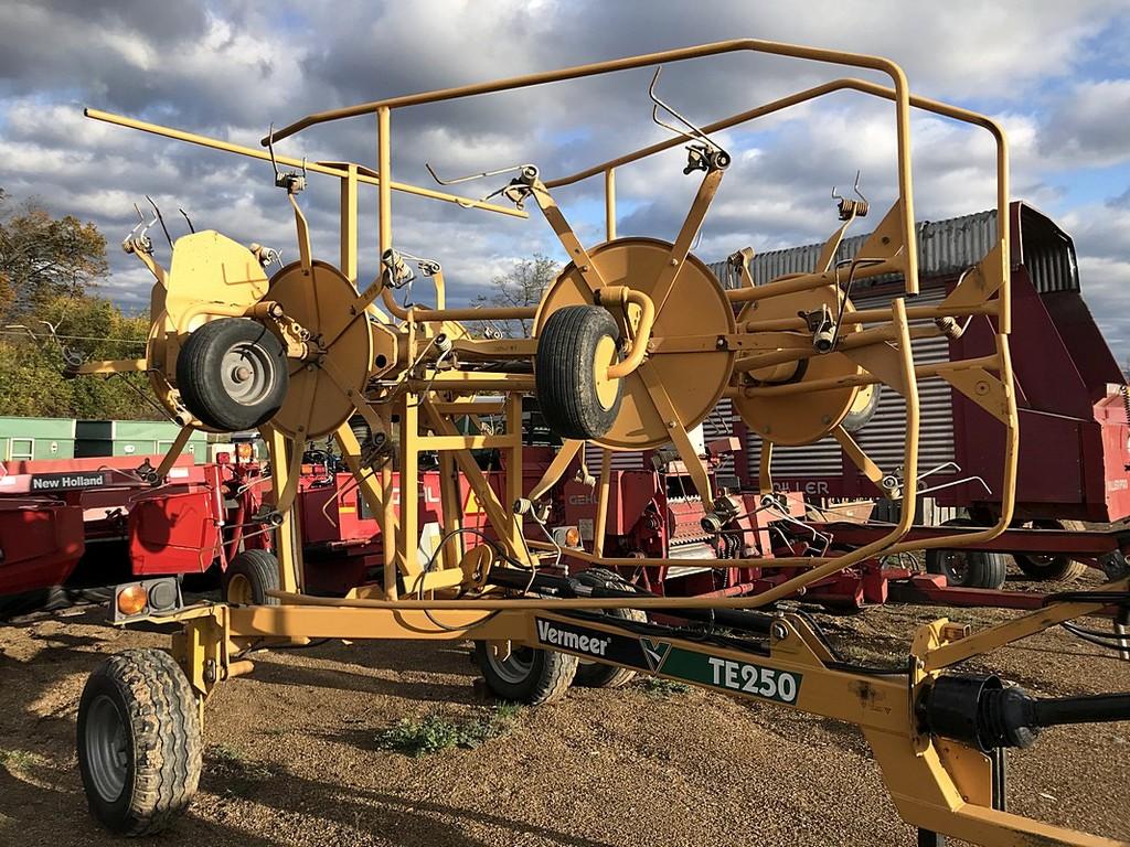 Veremeer TE250 Tedder