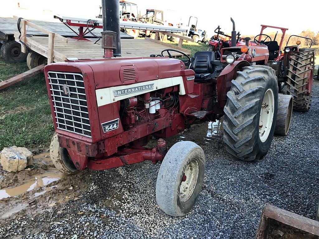 International 544 Tractor