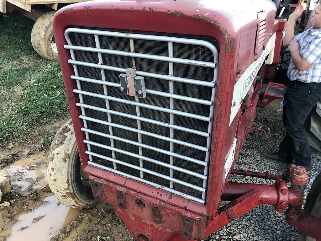 International 544 Tractor
