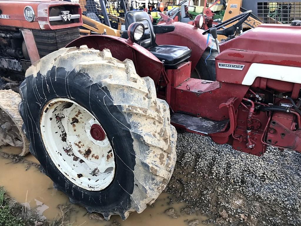International 544 Tractor