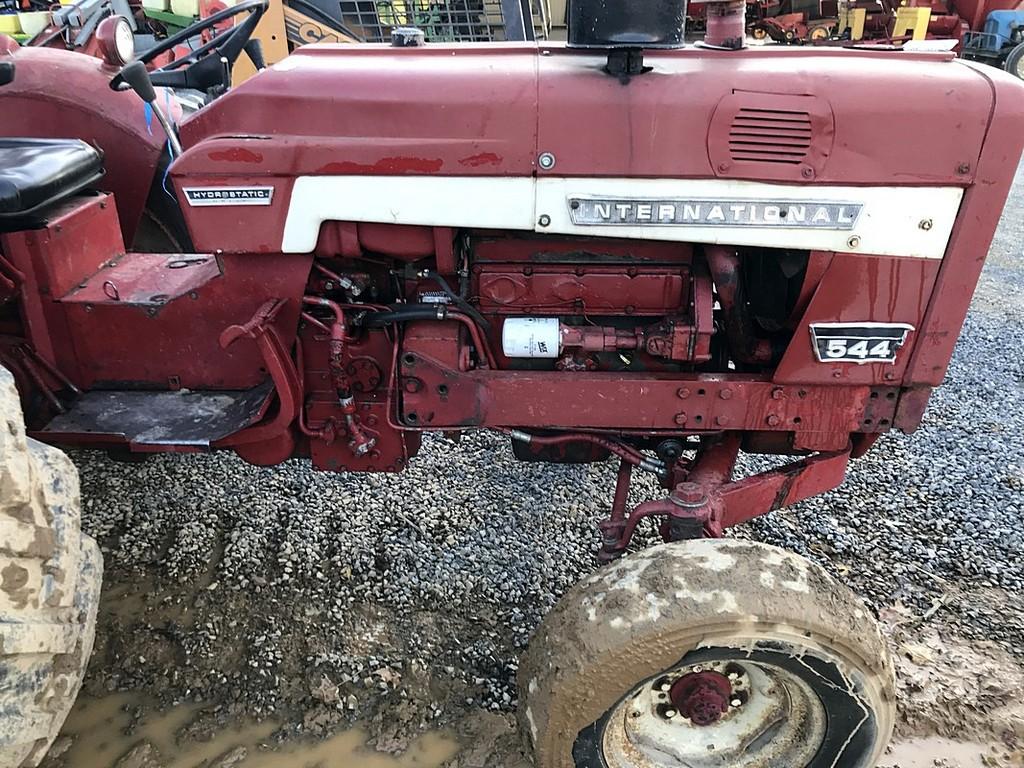 International 544 Tractor