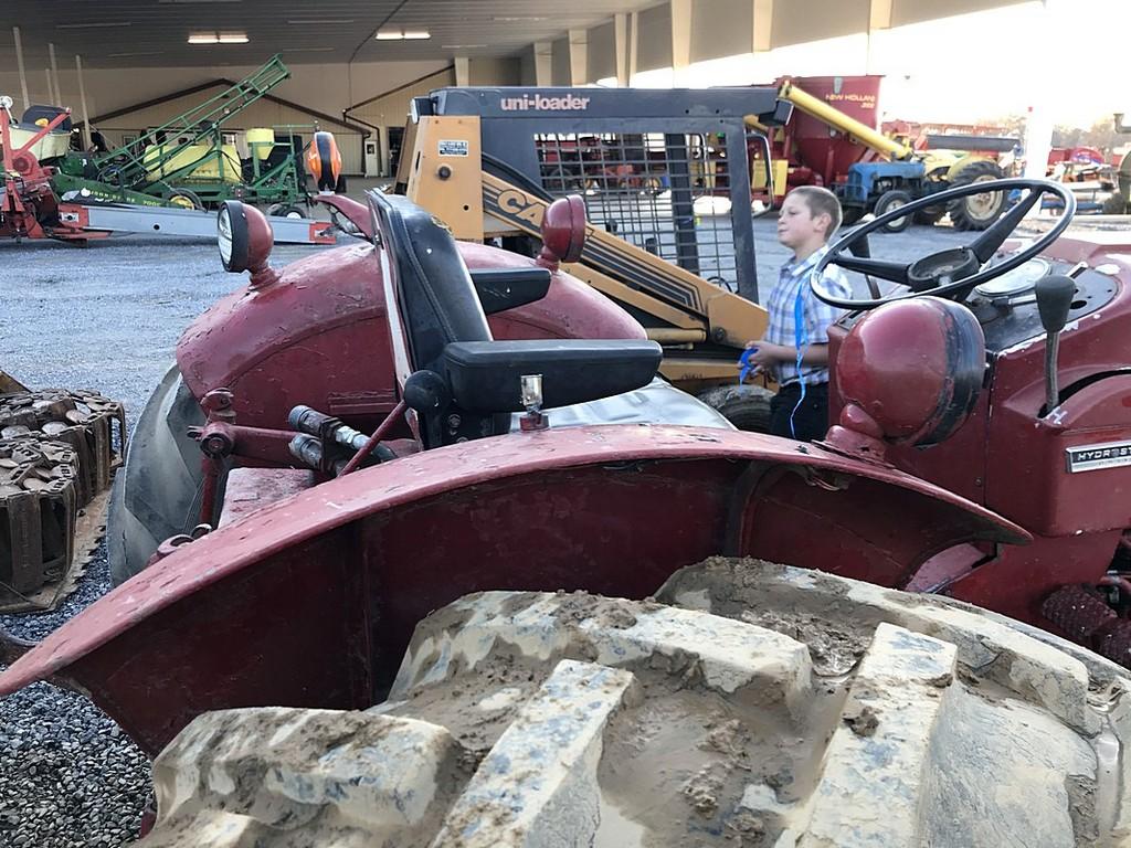 International 544 Tractor