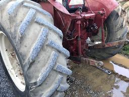 International 544 Tractor